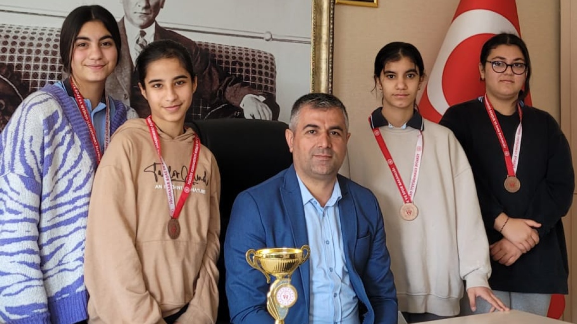 Okulsporları Satranç Turnuvasında Bir Kupa Daha